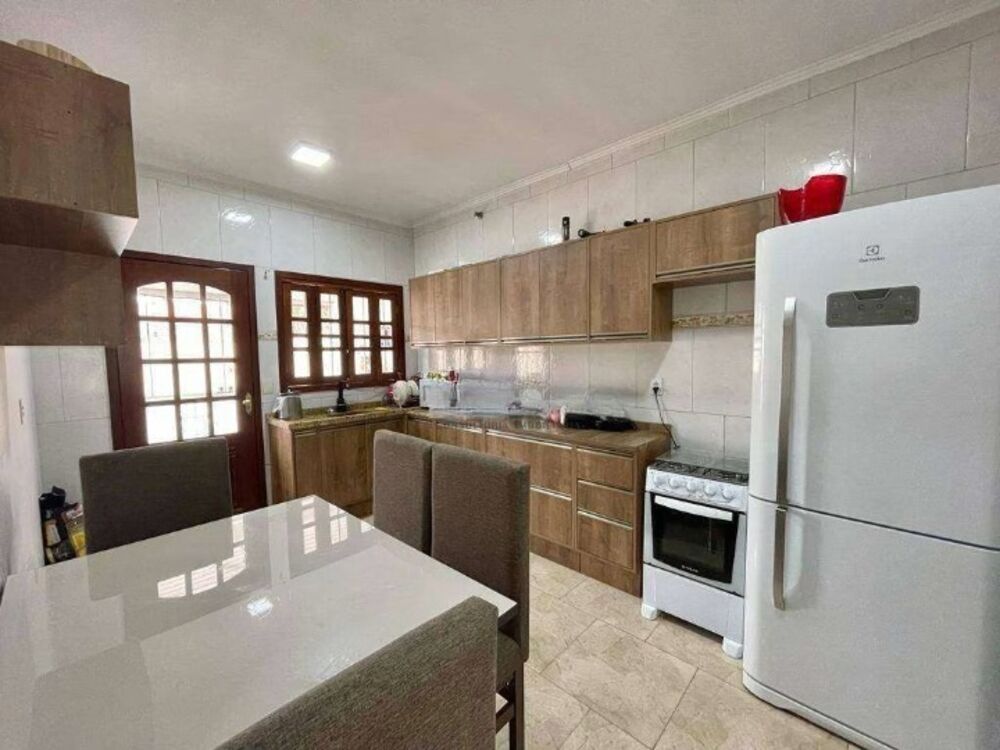 Casa, 3 quartos, 105 m² - Foto 2