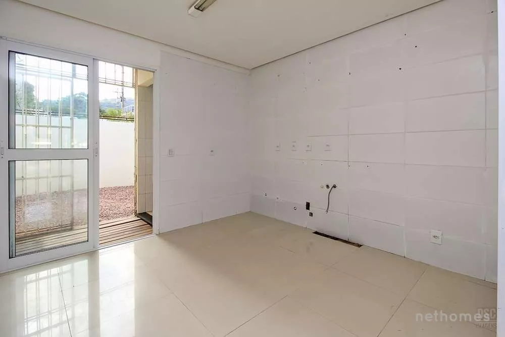 Casa à venda com 2 quartos, 87m² - Foto 8