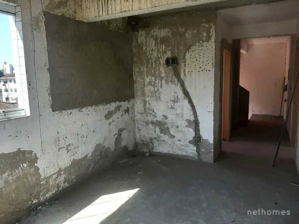 Casa à venda com 5 quartos, 242m² - Foto 4