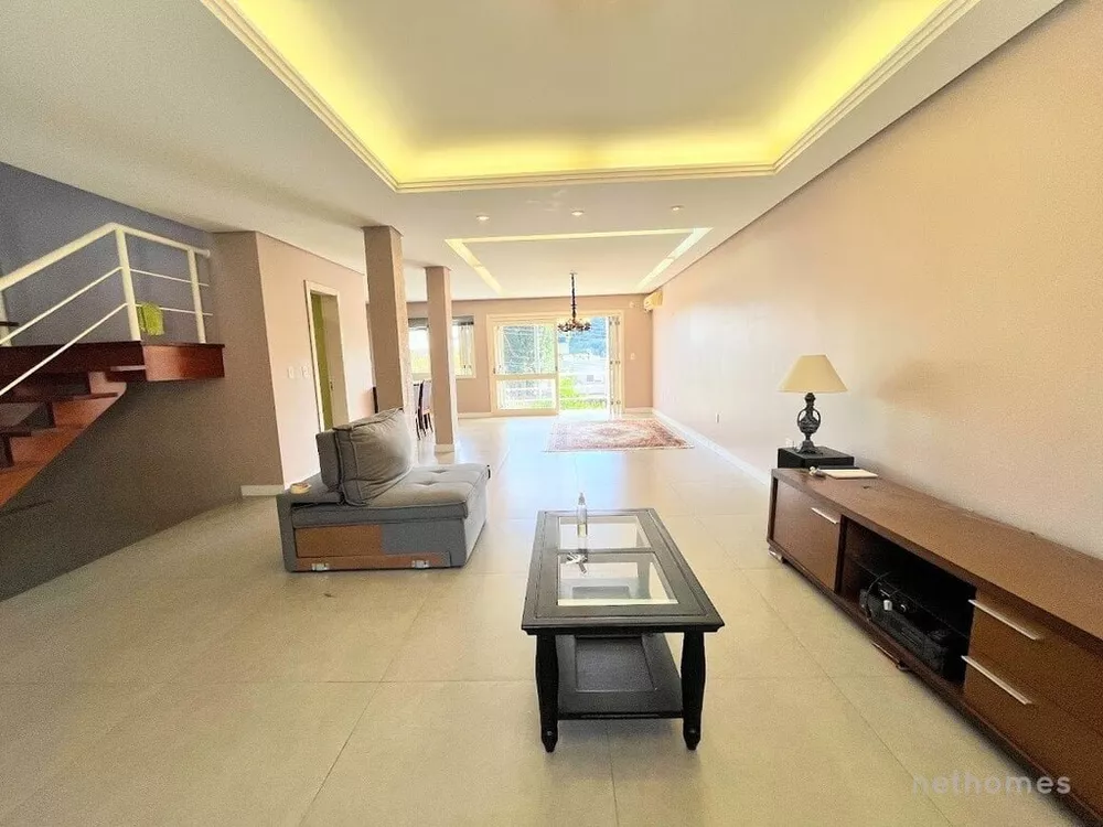 Casa à venda com 3 quartos, 300m² - Foto 6