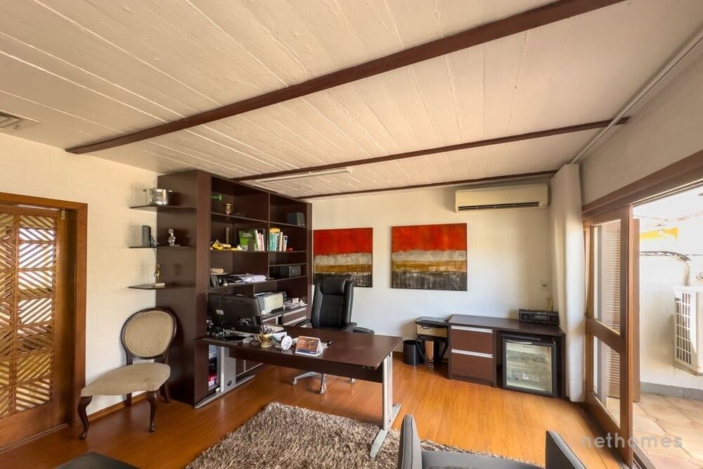 Casa à venda com 3 quartos, 290m² - Foto 3