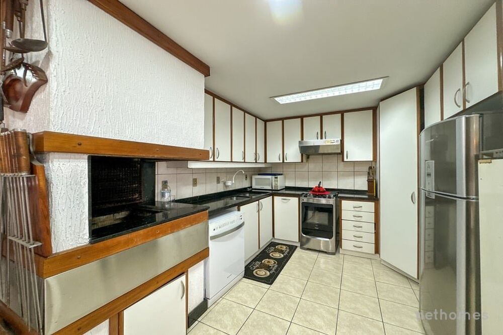 Casa à venda com 3 quartos, 290m² - Foto 8