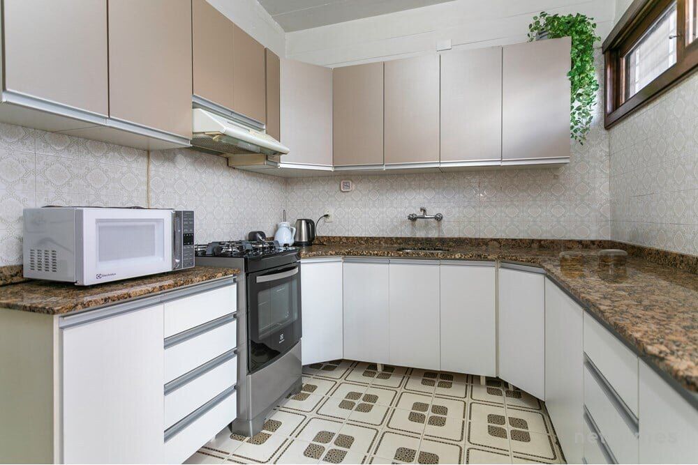 Casa à venda com 3 quartos, 214m² - Foto 3