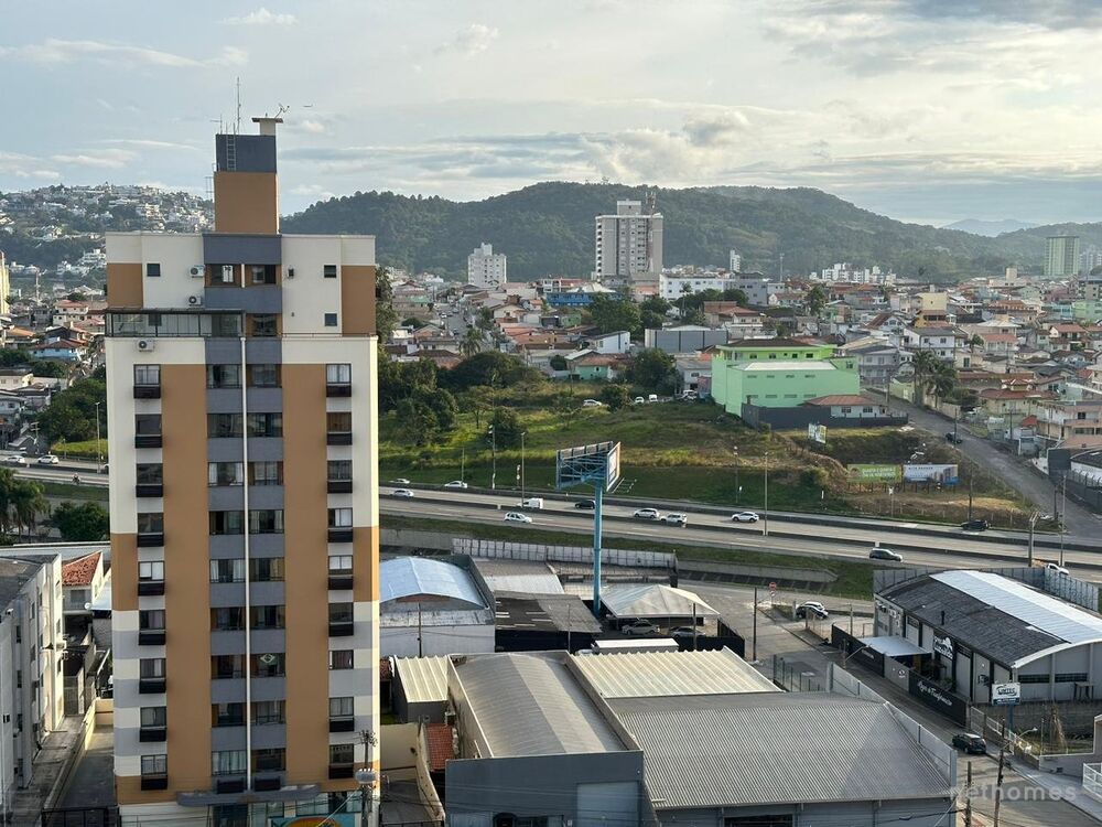 Apartamento à venda com 2 quartos, 75m² - Foto 3