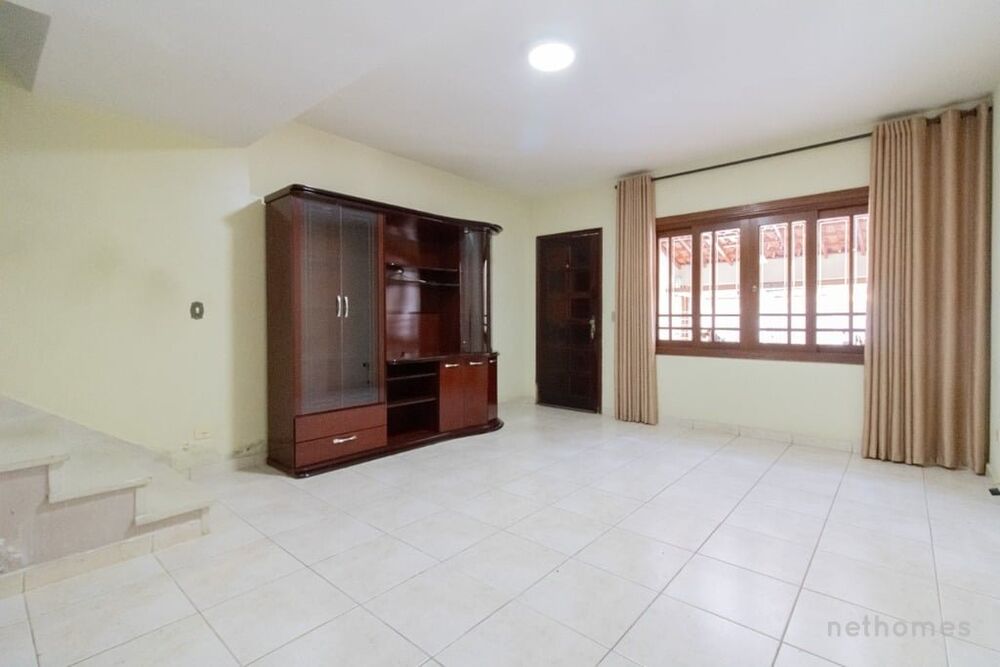 Casa à venda com 3 quartos, 142m² - Foto 4