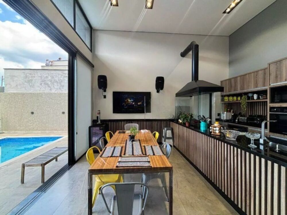 Casa de Condomínio à venda com 4 quartos, 231m² - Foto 1