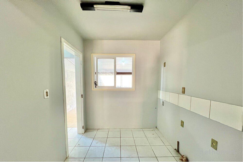 Casa à venda com 2 quartos, 103m² - Foto 1