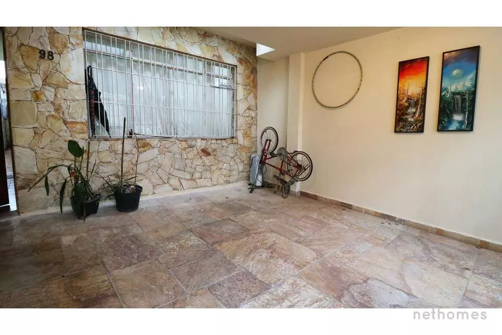 Casa à venda com 5 quartos, 200m² - Foto 3