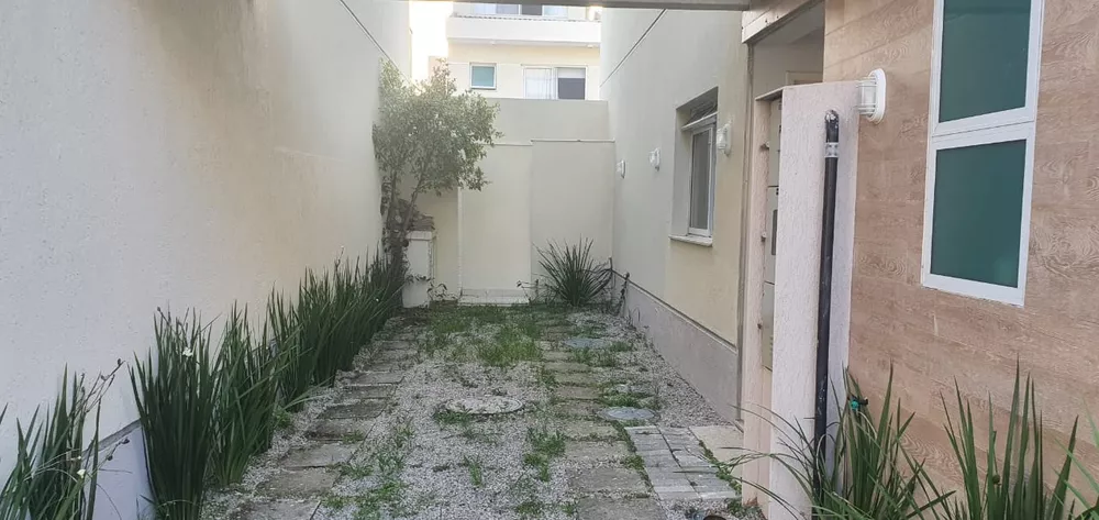 Casa à venda com 4 quartos, 230m² - Foto 2