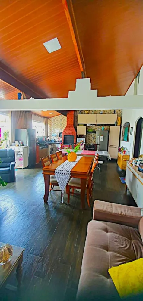 Casa, 2 quartos, 250 m² - Foto 1