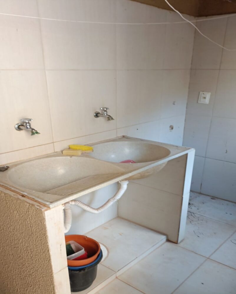 Casa para alugar com 4 quartos, 198m² - Foto 2