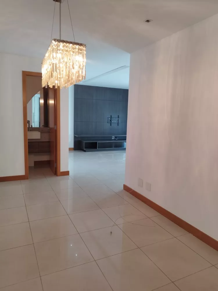 Apartamento para alugar com 4 quartos, 140m² - Foto 5