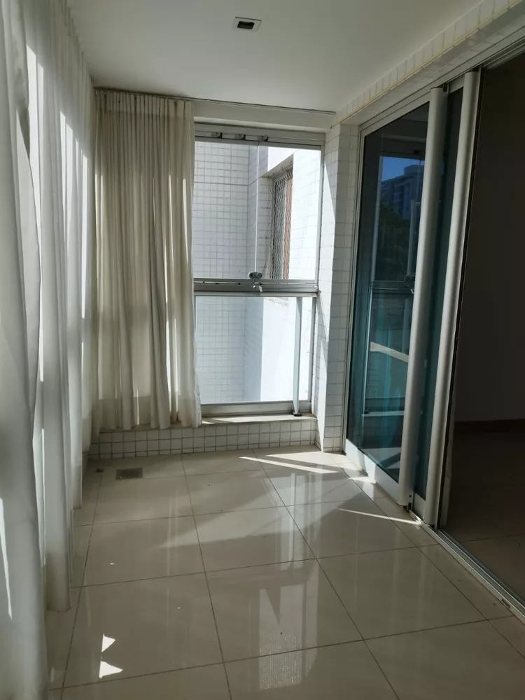 Apartamento para alugar com 4 quartos, 140m² - Foto 4