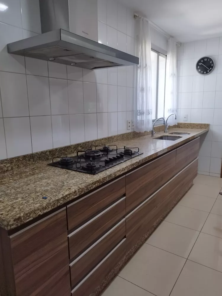 Apartamento para alugar com 4 quartos, 140m² - Foto 7