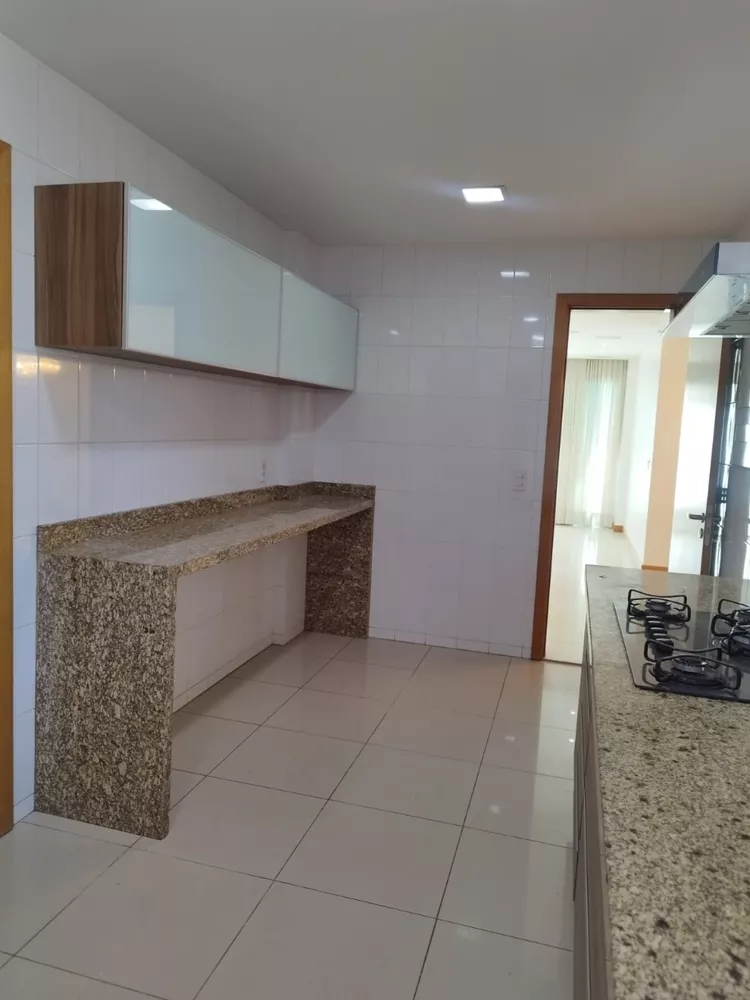 Apartamento para alugar com 4 quartos, 140m² - Foto 8