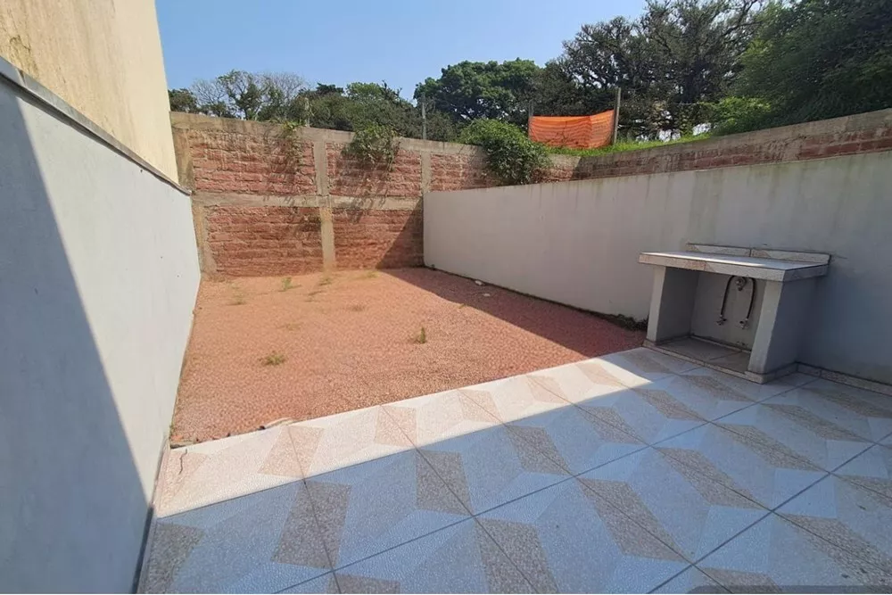 Casa à venda com 2 quartos, 110m² - Foto 2