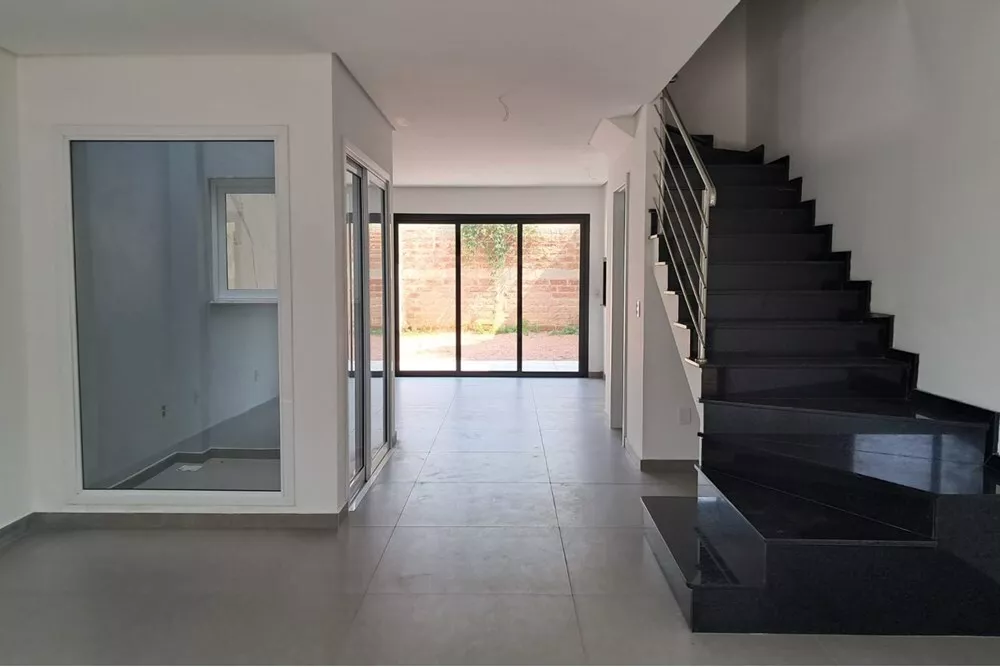 Casa à venda com 2 quartos, 110m² - Foto 9