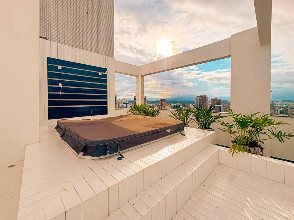 Cobertura, 3 quartos, 258 m² - Foto 3