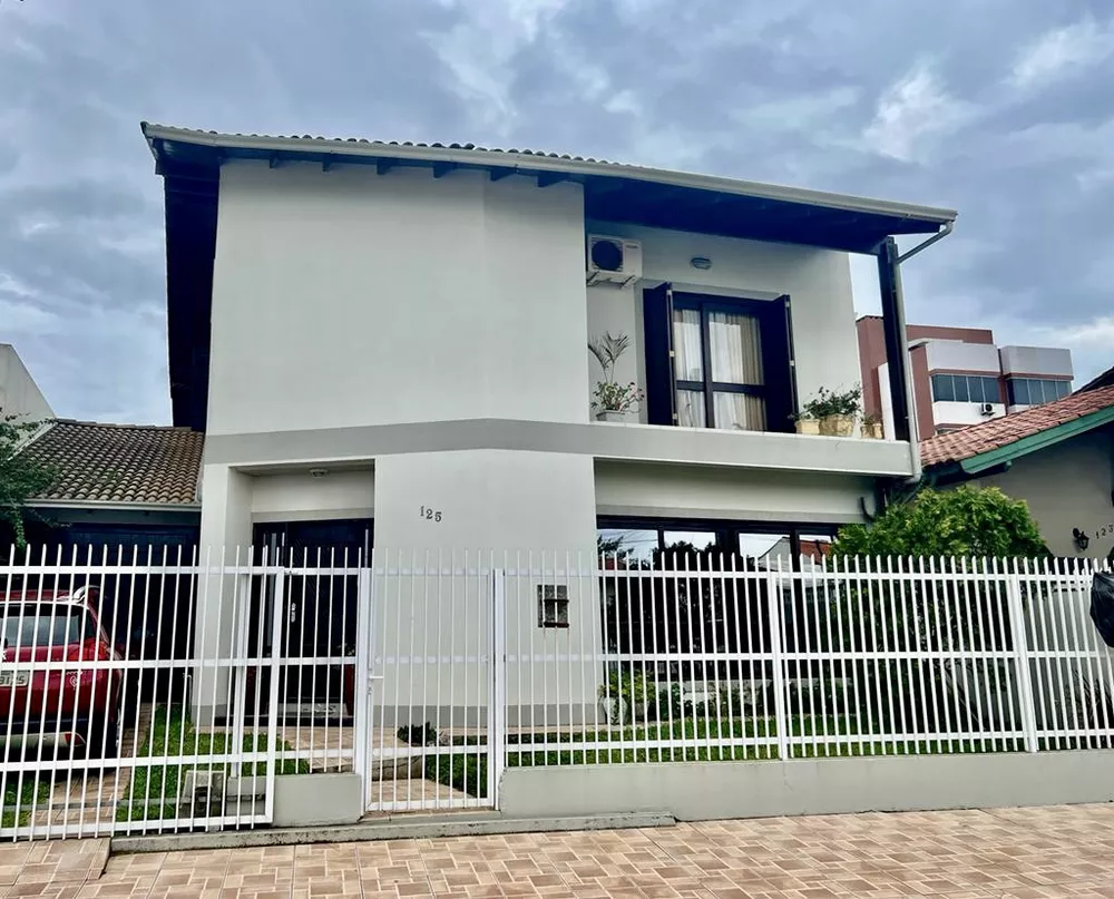 Casa à venda com 4 quartos, 240m² - Foto 2