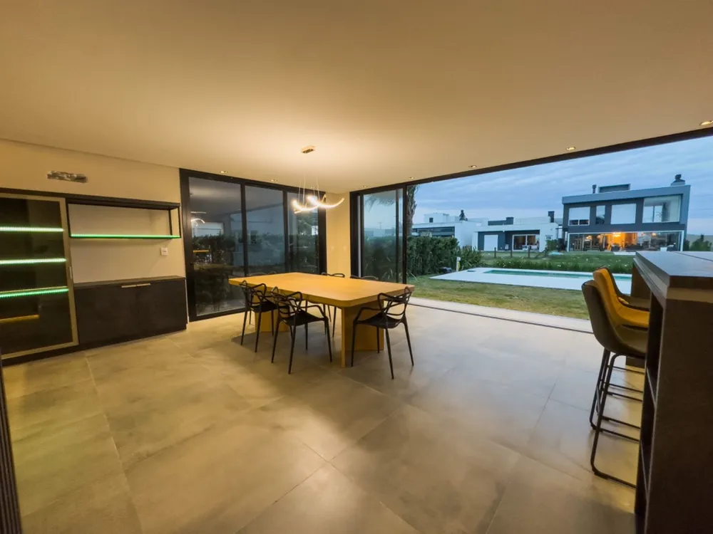 Casa, 4 quartos, 227 m² - Foto 2