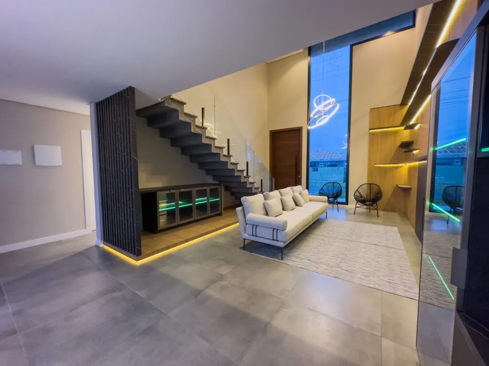 Casa, 4 quartos, 227 m² - Foto 1