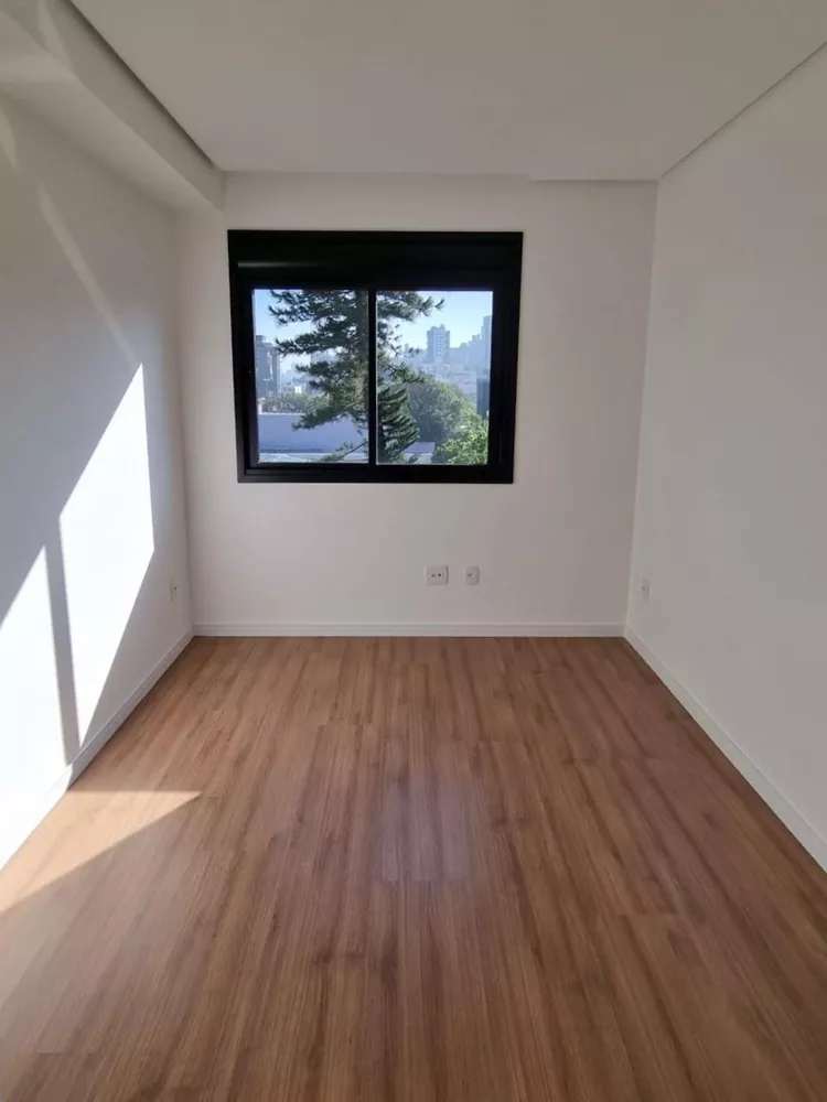 Apartamento à venda com 2 quartos, 63m² - Foto 4