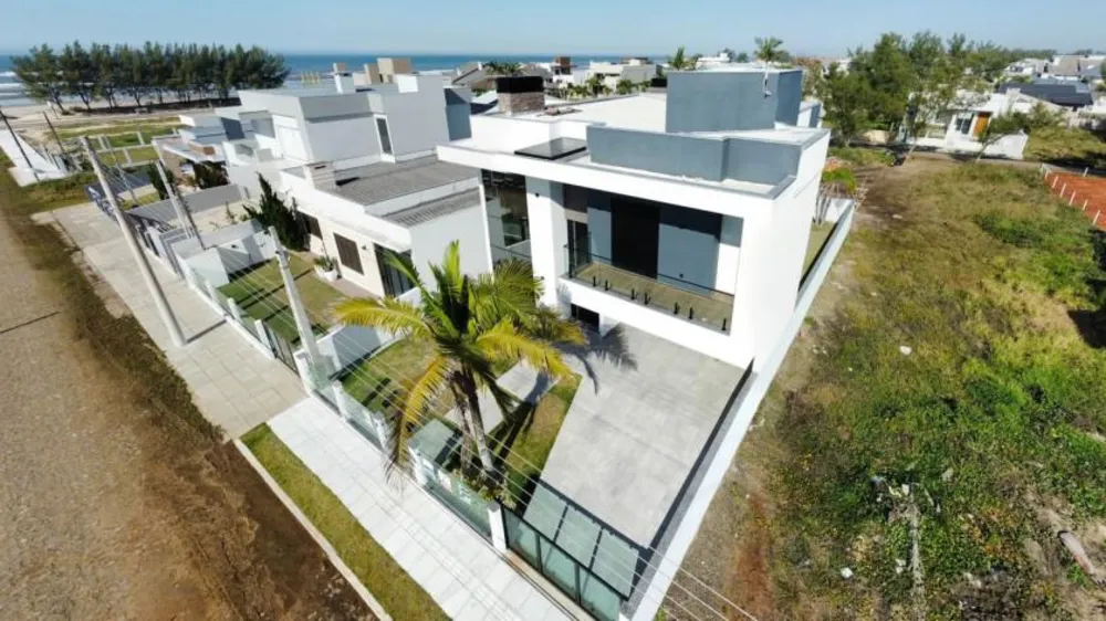 Casa, 4 quartos, 251 m² - Foto 1