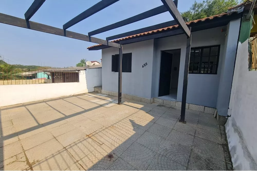 Casa à venda com 2 quartos, 42m² - Foto 1