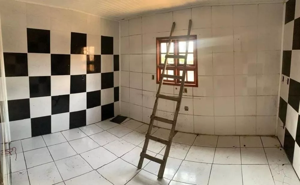 Casa à venda com 3 quartos, 300m² - Foto 4