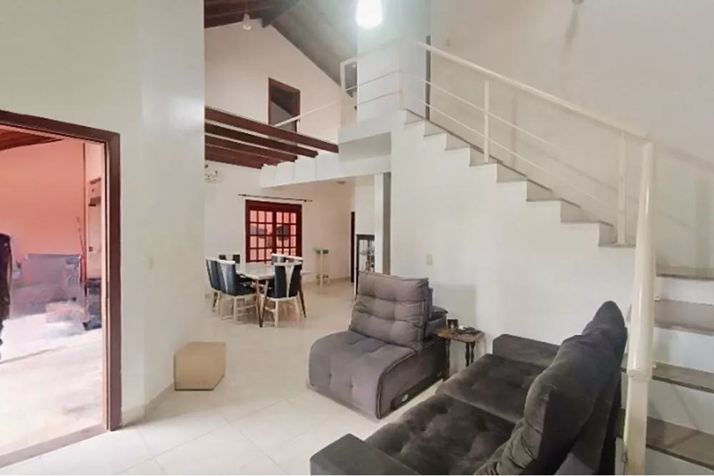 Casa de Condomínio à venda com 3 quartos, 157m² - Foto 2