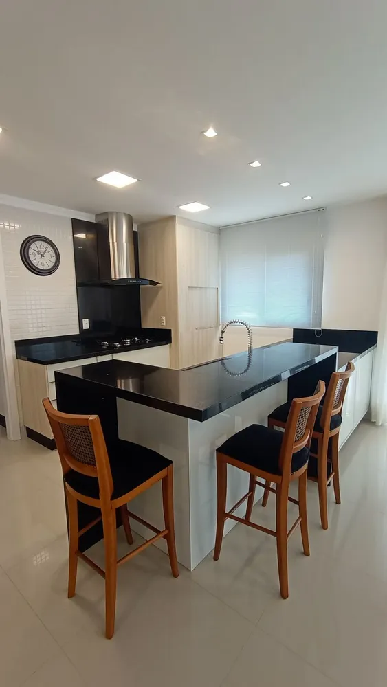 Apartamento, 3 quartos, 130 m² - Foto 2