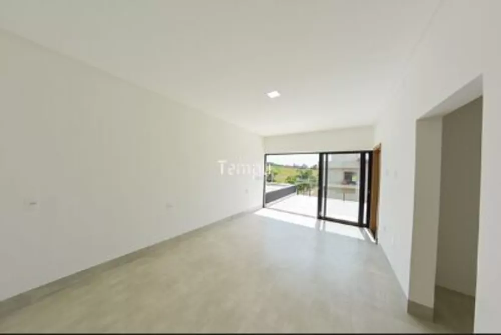 Casa à venda com 3 quartos, 231m² - Foto 4