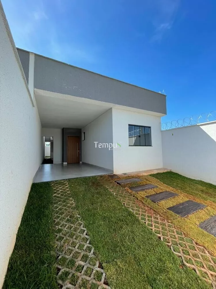 Casa à venda com 3 quartos, 110m² - Foto 1