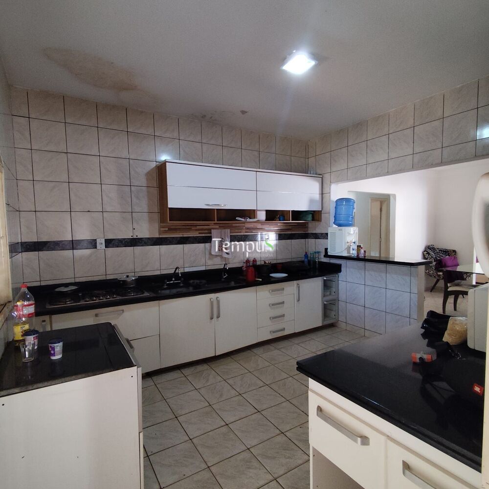 Casa à venda com 3 quartos, 224m² - Foto 14