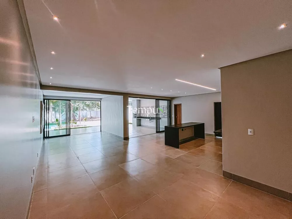 Casa de Condomínio à venda com 3 quartos, 257m² - Foto 3