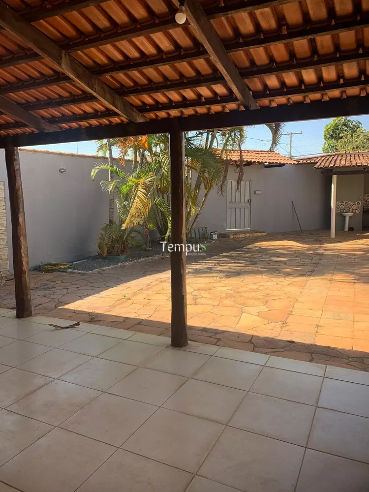 Casa à venda com 4 quartos, 420m² - Foto 2