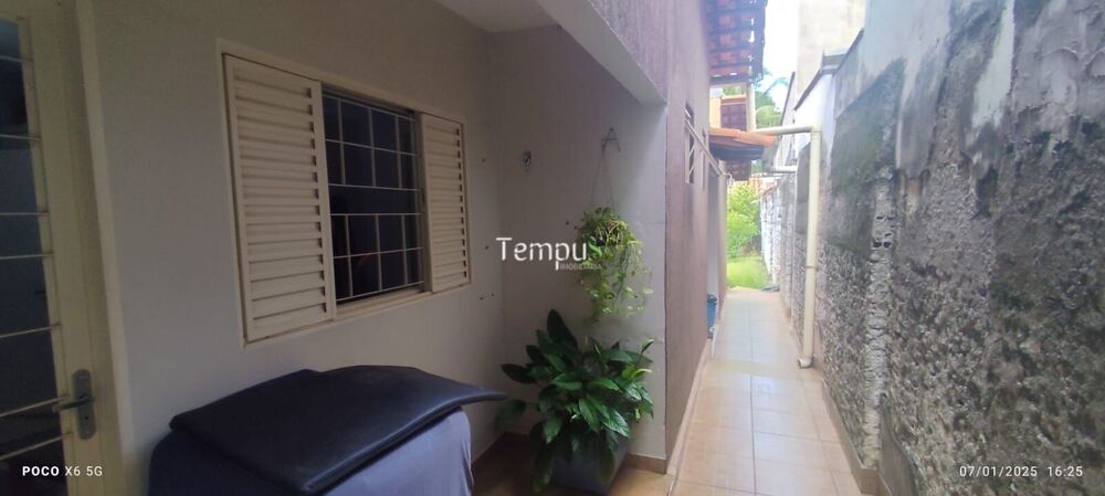 Casa à venda com 5 quartos, 318m² - Foto 16