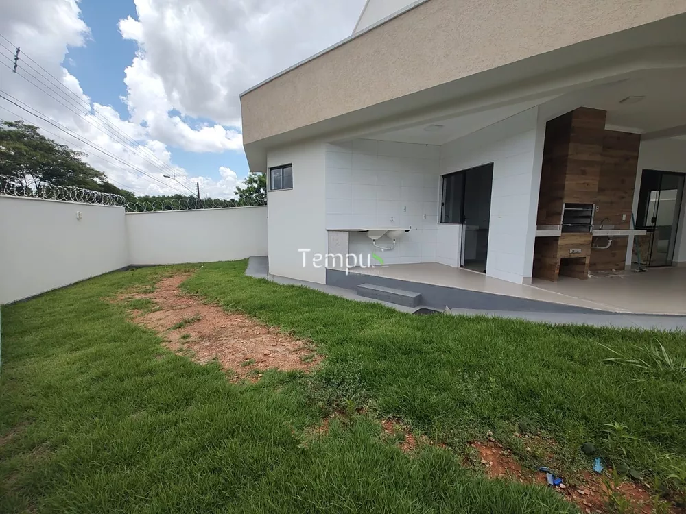 Casa à venda com 3 quartos, 135m² - Foto 2