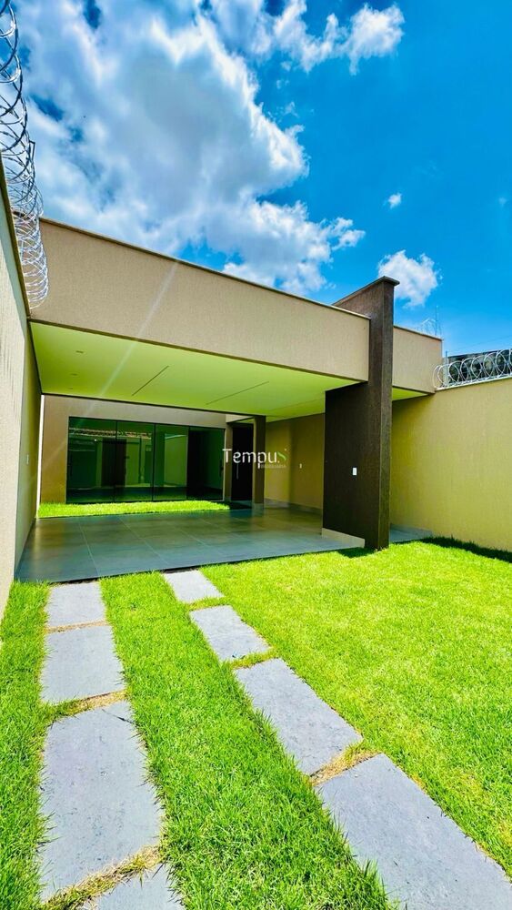 Casa à venda com 3 quartos, 145m² - Foto 1