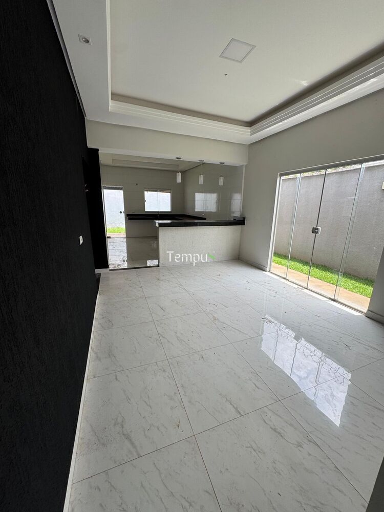 Casa à venda com 3 quartos, 145m² - Foto 1