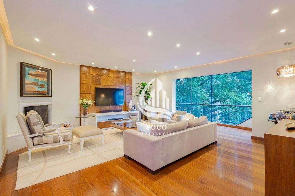 Apartamento, 3 quartos, 240 m² - Foto 1