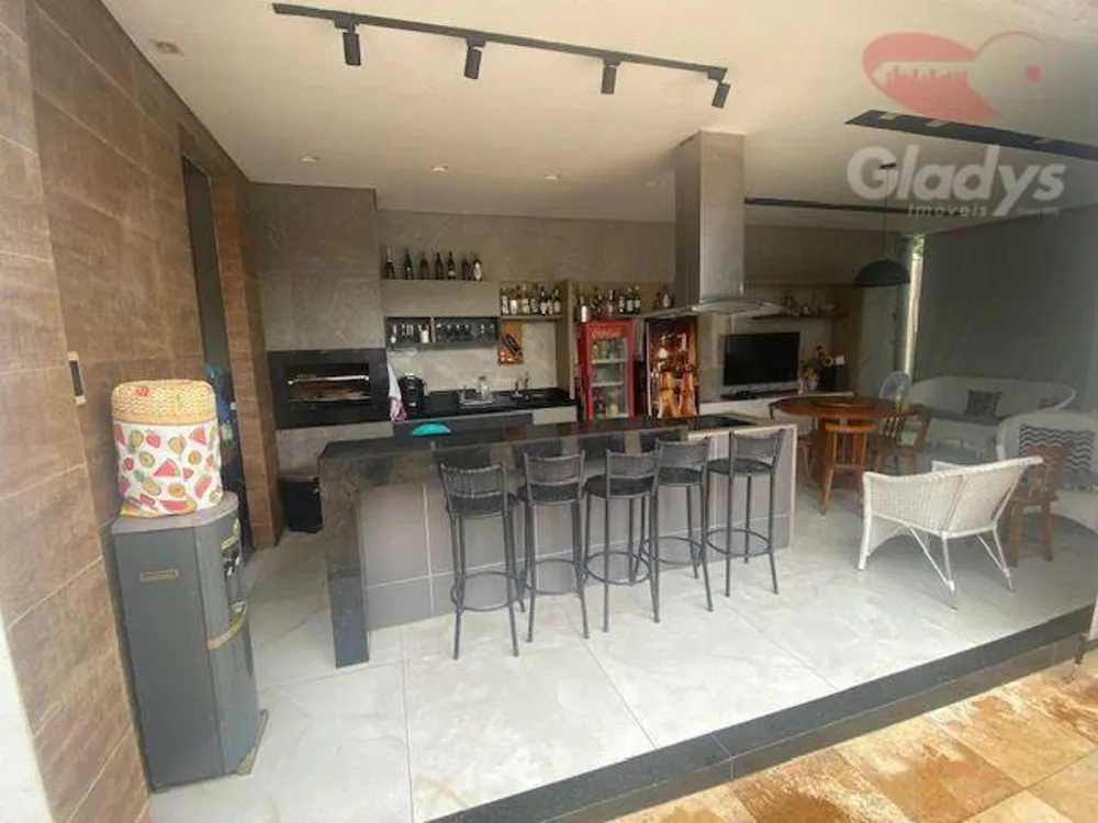 Casa, 3 quartos, 300 m² - Foto 6