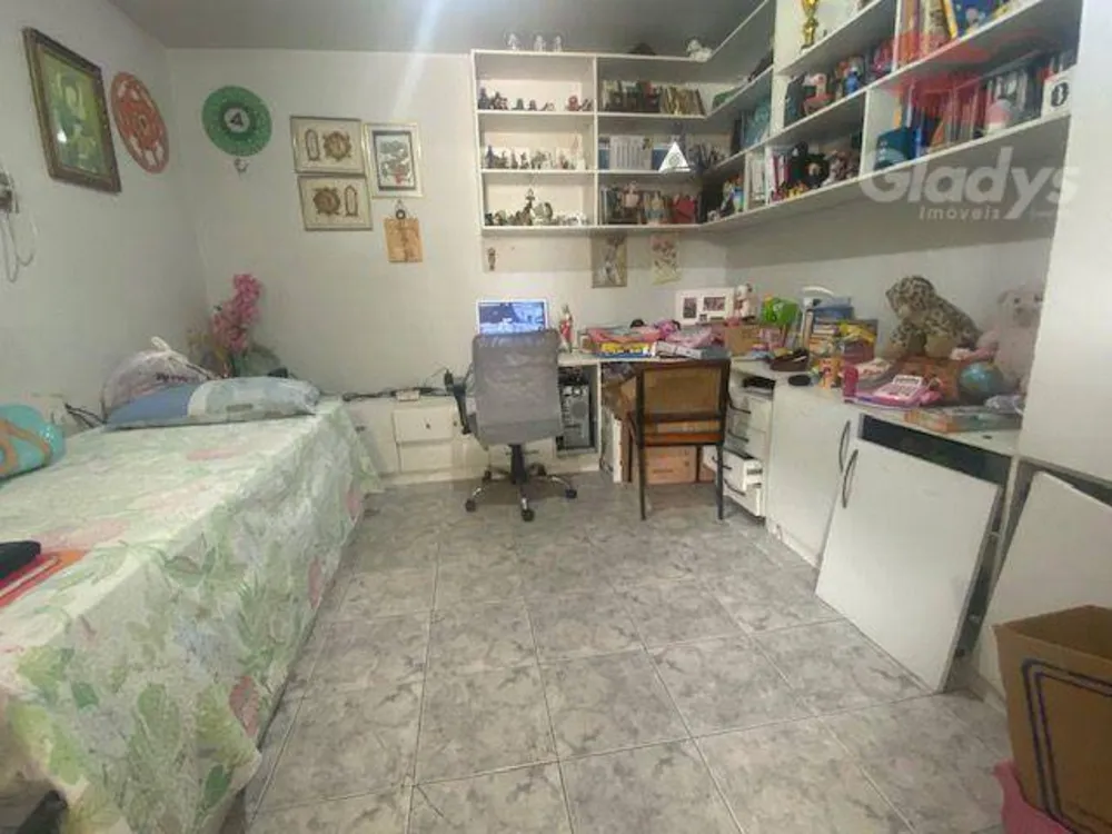Casa, 3 quartos, 300 m² - Foto 1