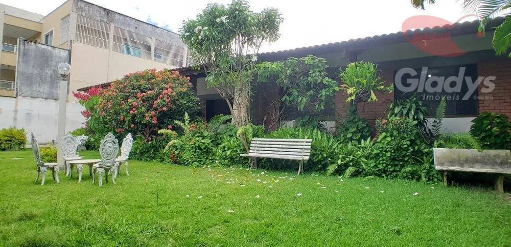 Casa, 4 quartos, 229 m² - Foto 1