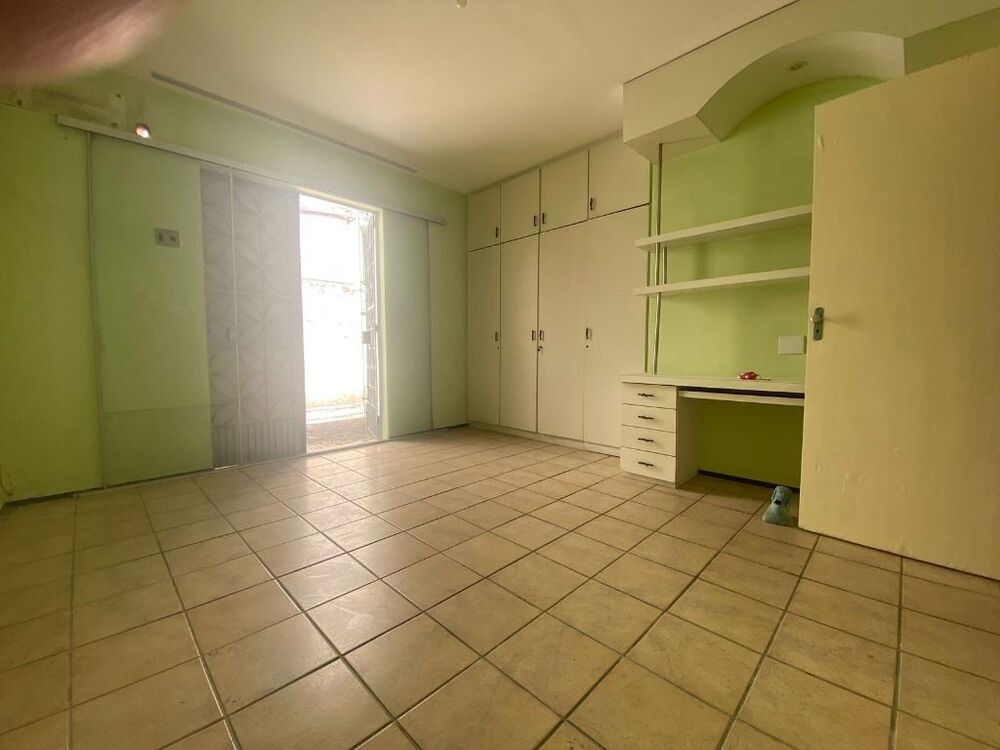 Casa, 3 quartos, 260 m² - Foto 1