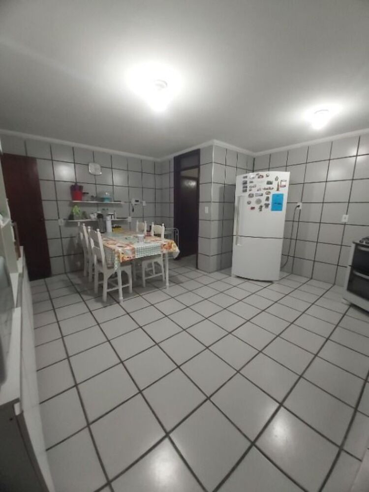 Casa, 6 quartos, 330 m² - Foto 2