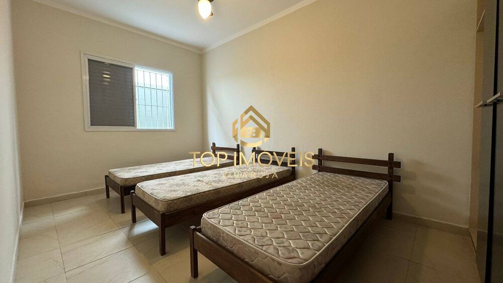Casa à venda com 3 quartos, 300m² - Foto 2