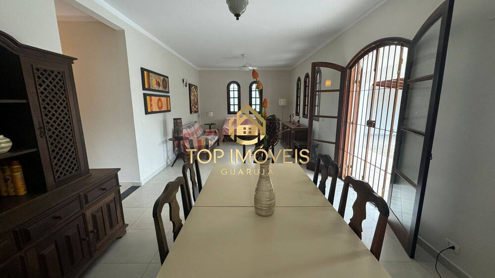 Casa à venda com 3 quartos, 300m² - Foto 1