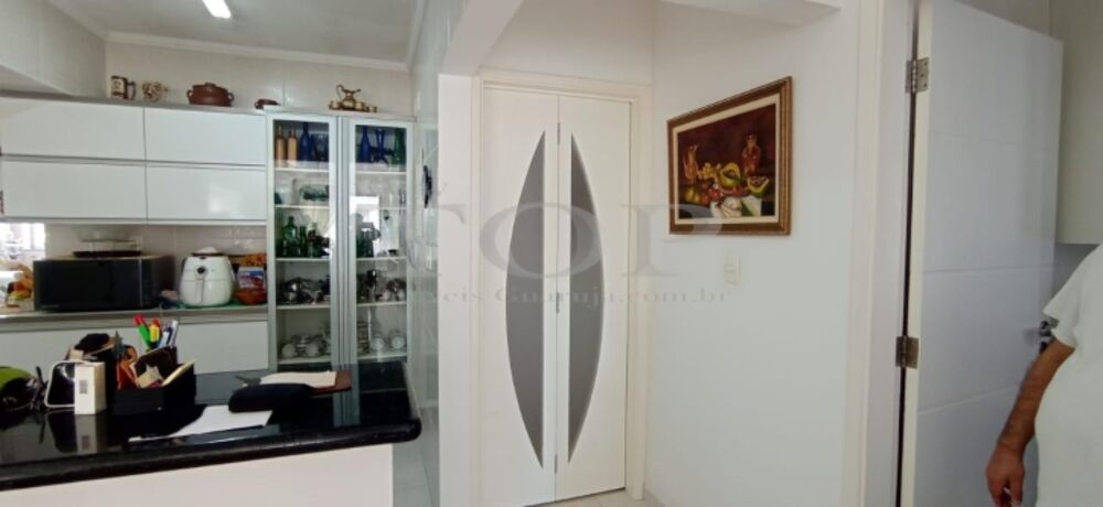 Apartamento à venda com 3 quartos, 130m² - Foto 4