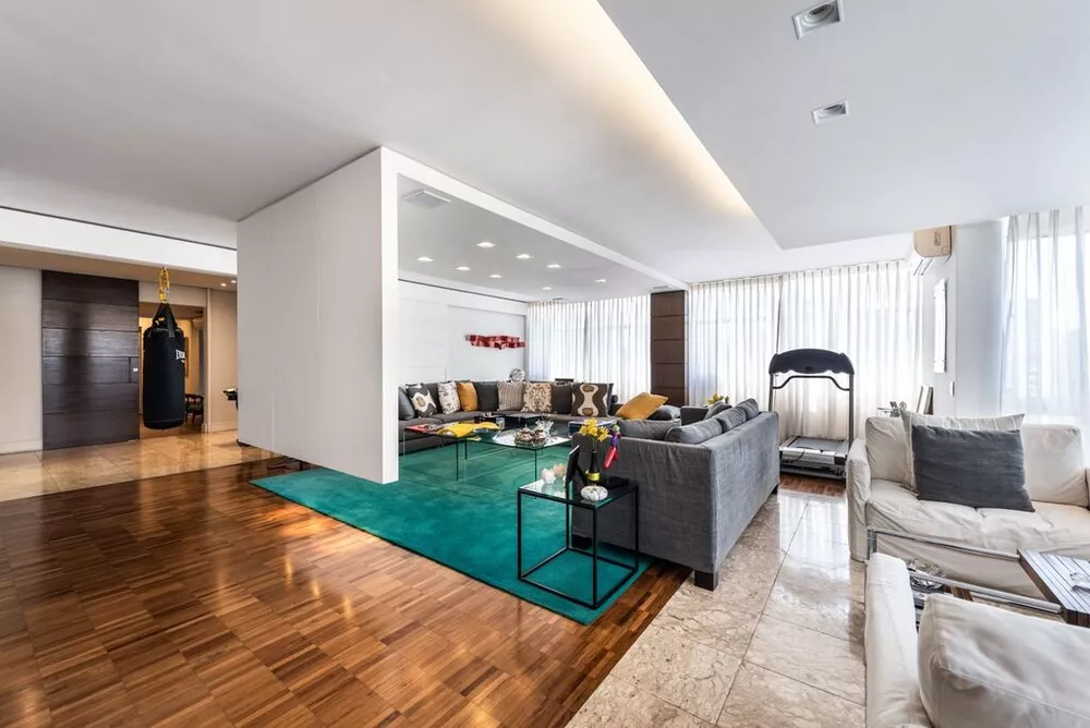 Apartamento à venda com 3 quartos, 250m² - Foto 1